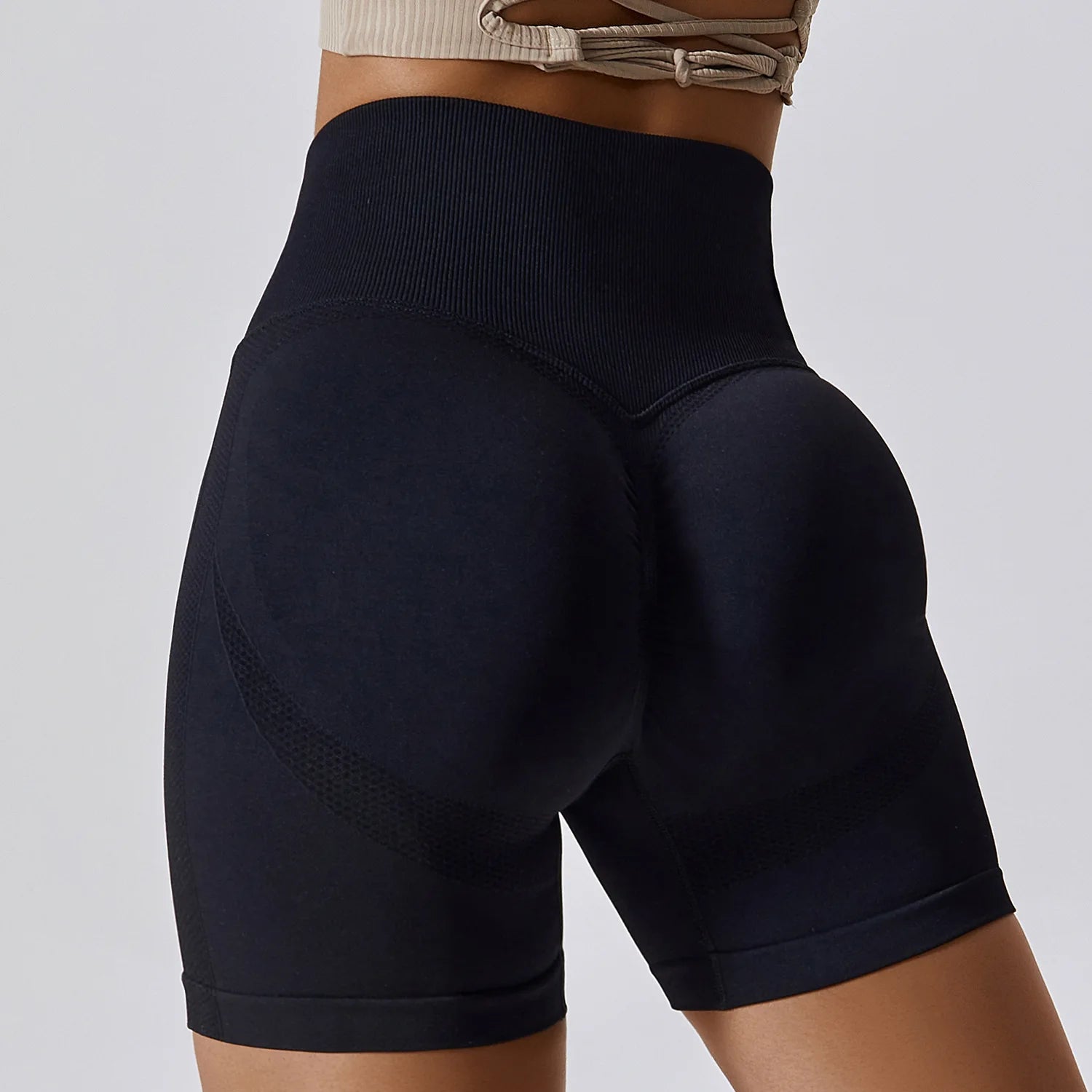 Seamless Scrunch Push Up Shorts - Contours & Enhances