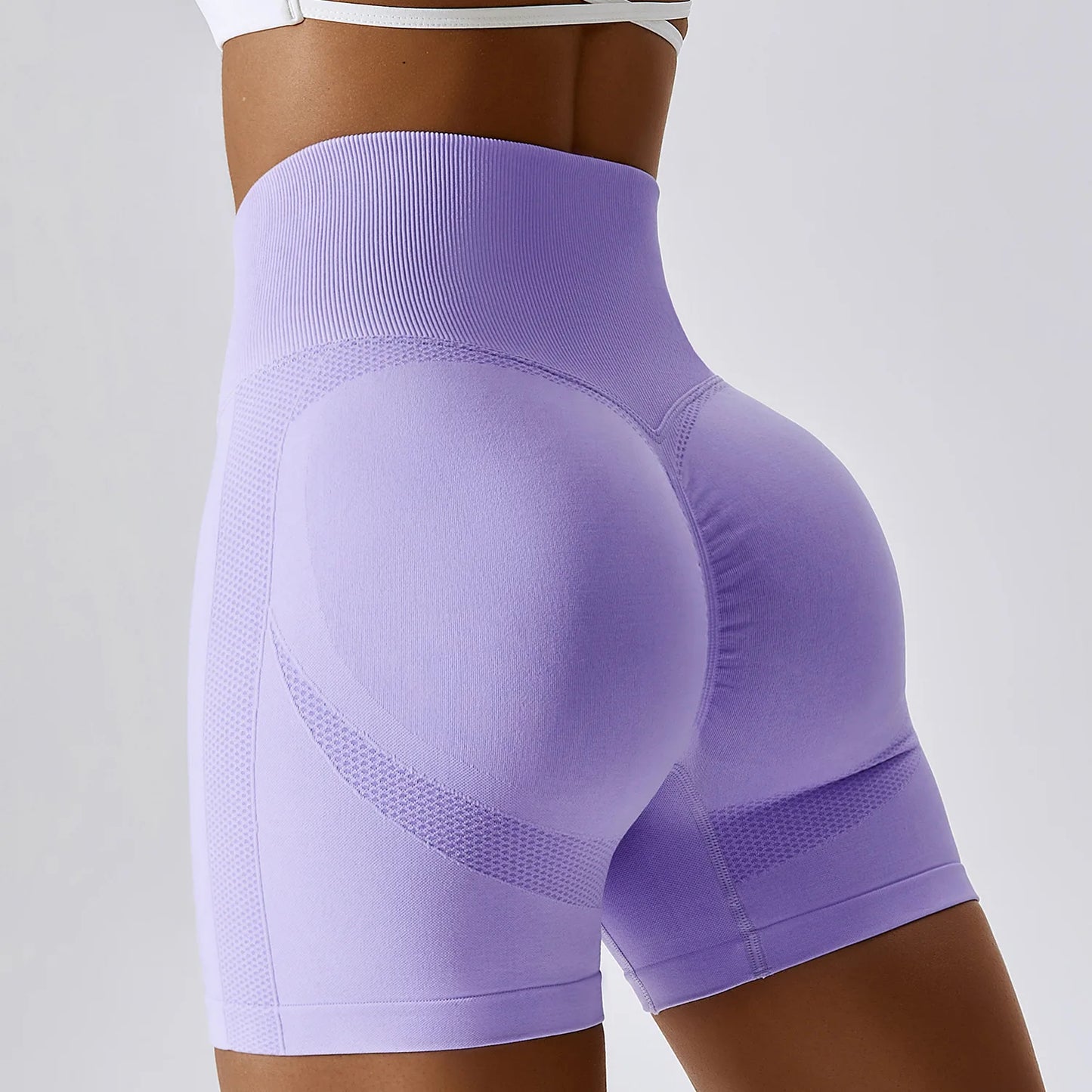 Seamless Scrunch Push Up Shorts - Contours & Enhances