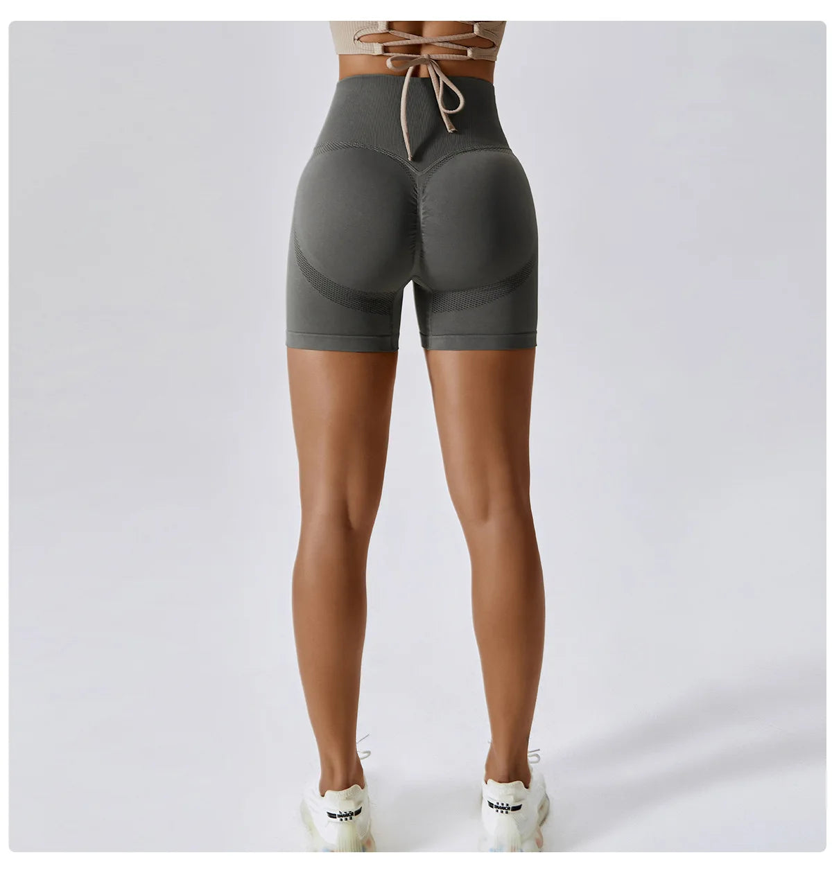 Seamless Scrunch Push Up Shorts - Contours & Enhances