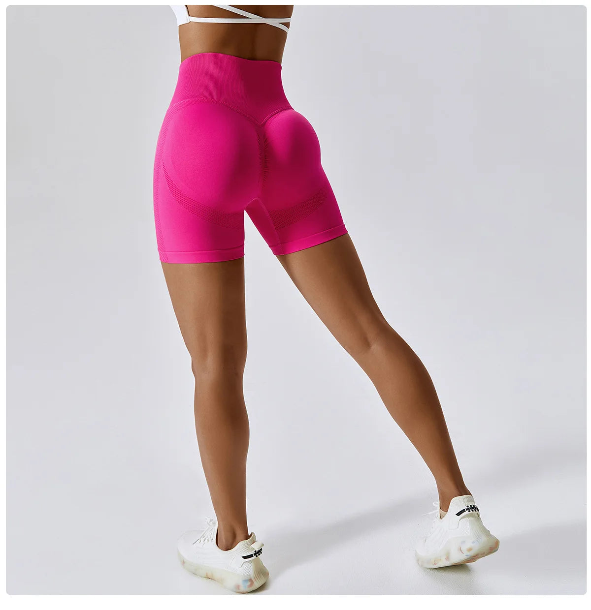 Seamless Scrunch Push Up Shorts - Contours & Enhances